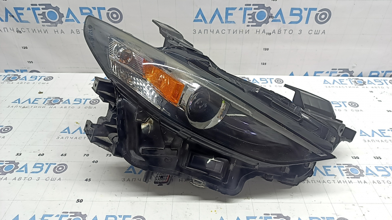 Ansamblu far dreapta față Mazda 3 19-23, xenon, nisip, lac exfoliat
