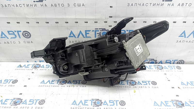 Ansamblu far dreapta față Mazda 3 19-23, xenon, nisip, lac exfoliat