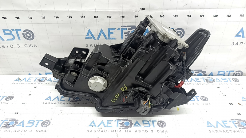 Ansamblu far dreapta față Mazda 3 19-23, xenon, nisip, lac exfoliat