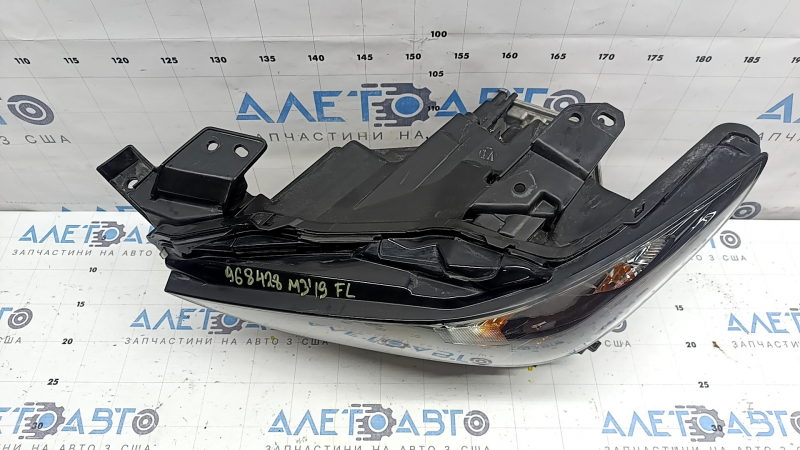 Ansamblu far xenon față stânga Mazda 3 19-23, necesită lustruire, lacul se exfoliază