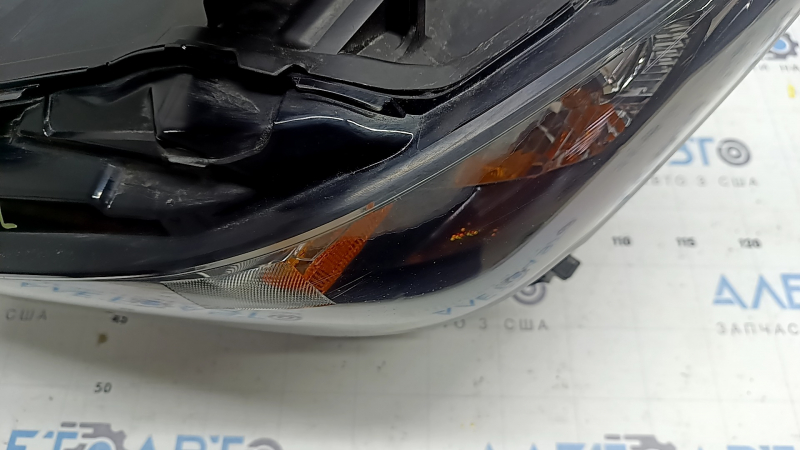 Ansamblu far xenon față stânga Mazda 3 19-23, necesită lustruire, lacul se exfoliază