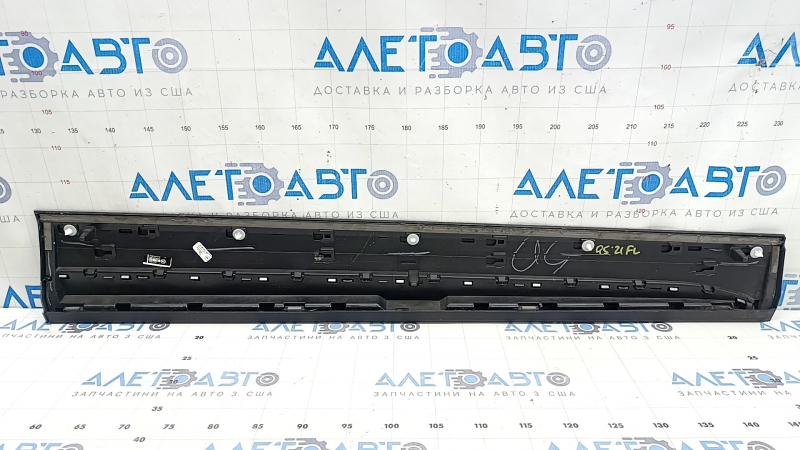 Накладка двери нижняя передняя левая Audi Q5 80A 21-25 царапины