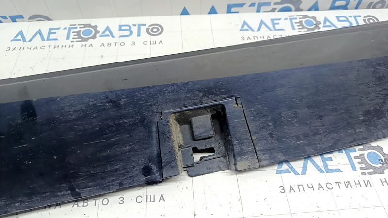 Порог правый Mazda 3 19-26 с брызговиком, Japan built, синий, царапины, отсутствуют клипсы крепления