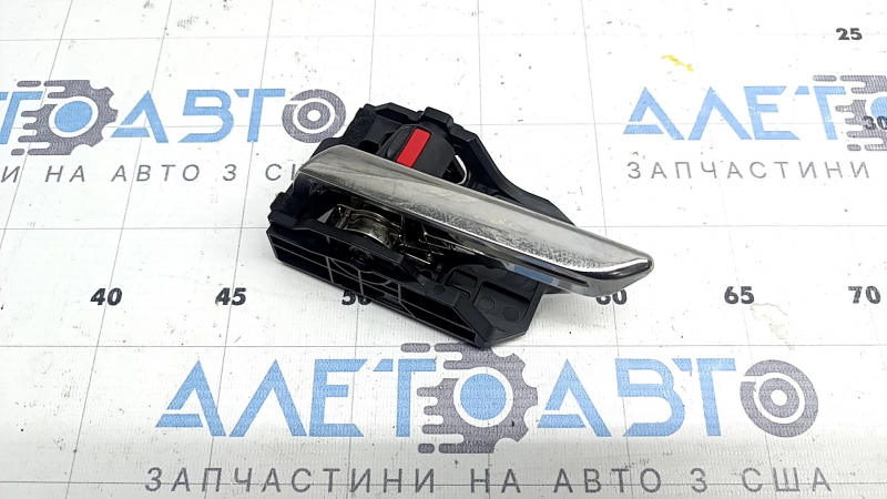 Ручка двери внутренняя задняя левая Mazda 3 19-26 хром