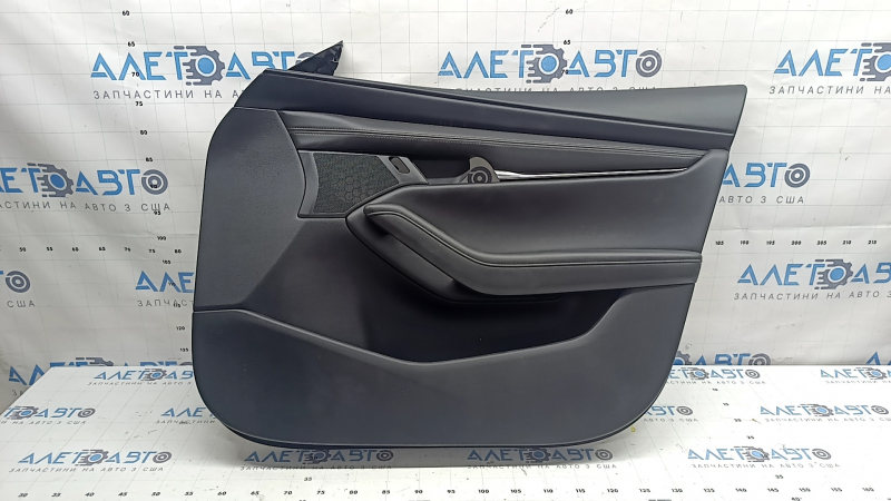 Обшивка двери карточка передняя правая Mazda 3 19-23 4d кожа черная, Japan built, с накладкой динамика и заглушкой ручки, подлокотник и вставка кожа черная, коричневая строчка, царапины