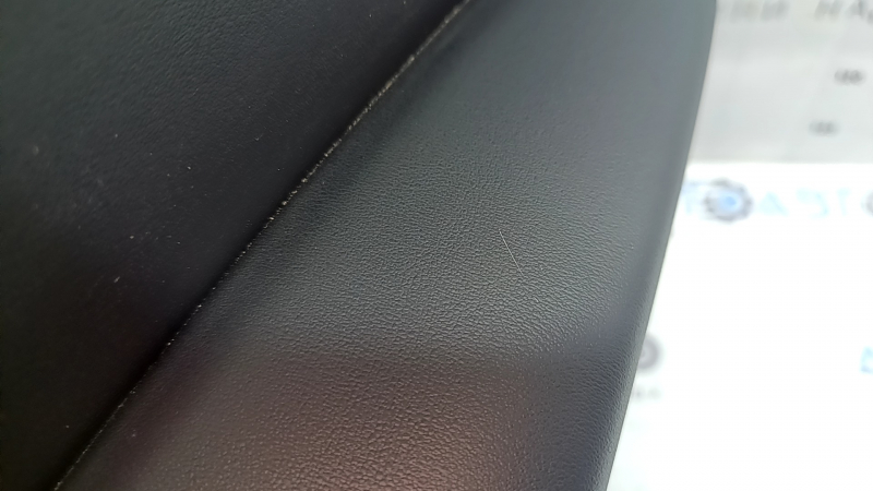 Обшивка двери карточка передняя правая Mazda 3 19-23 4d кожа черная, Japan built, с накладкой динамика и заглушкой ручки, подлокотник и вставка кожа черная, коричневая строчка, царапины