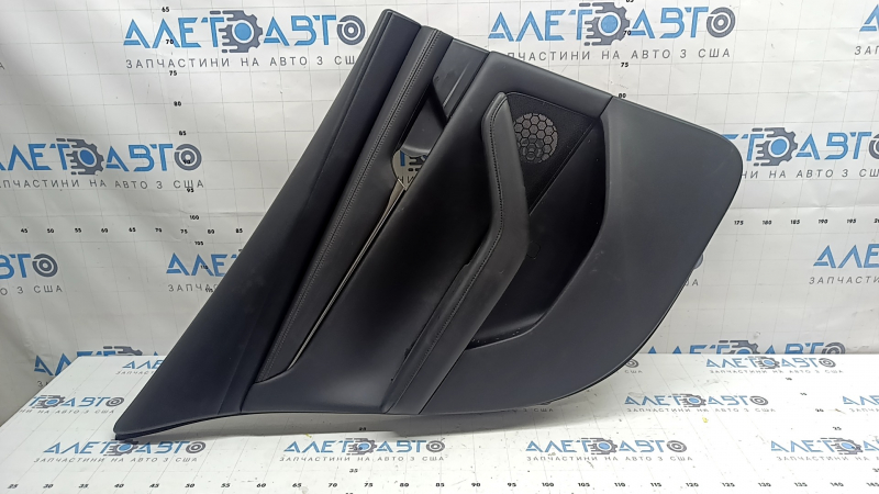 Обшивка двери карточка задняя левая Mazda 3 19-22 4d кожа черная, Japan built, с накладкой динамика и заглушкой ручки, подлокотник и вставка кожа черная, коричневая строчка