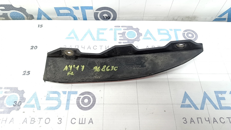 Брызговик переднего бампера левый Audi A4 B9 17-25 затерт, царапины