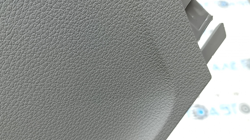 Накладка центральной консоли боковая правая Audi Q5 80A 18-25 серая, царапины