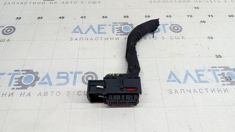 Фишка на блок ECU компьютер двигателя VW Jetta 25-26 1.5T малая