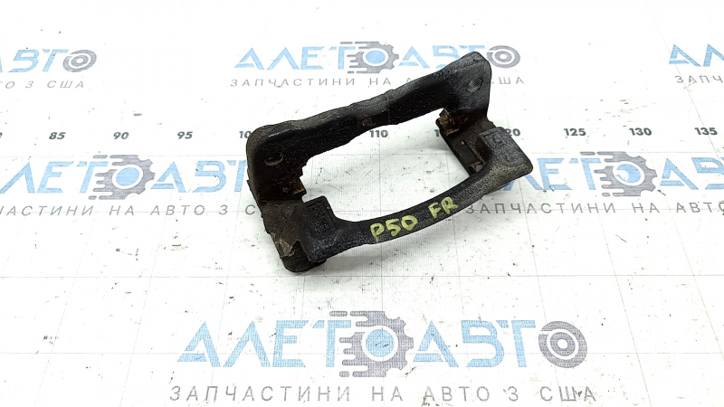 Скоба суппорта передняя правая Toyota Prius 50 16-22