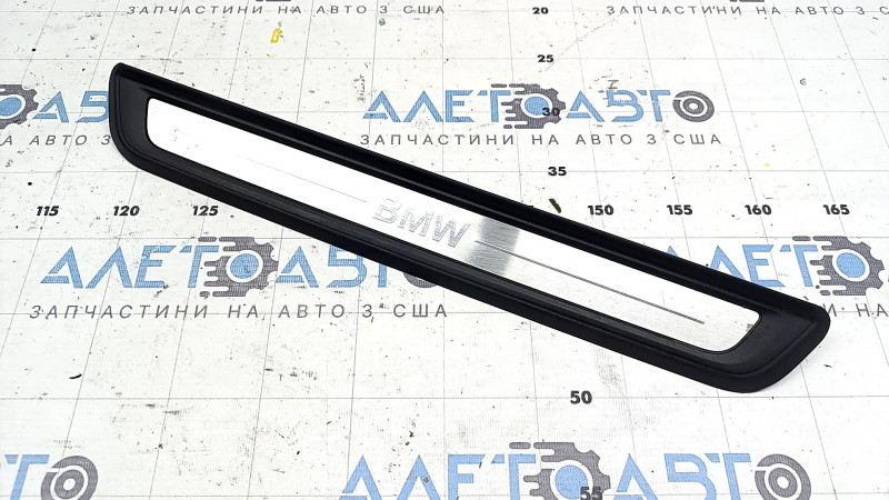 Ornament prag exterior față stânga pentru BMW 3 G20 19-26, cromat, inscripție BMW, zgârieturi