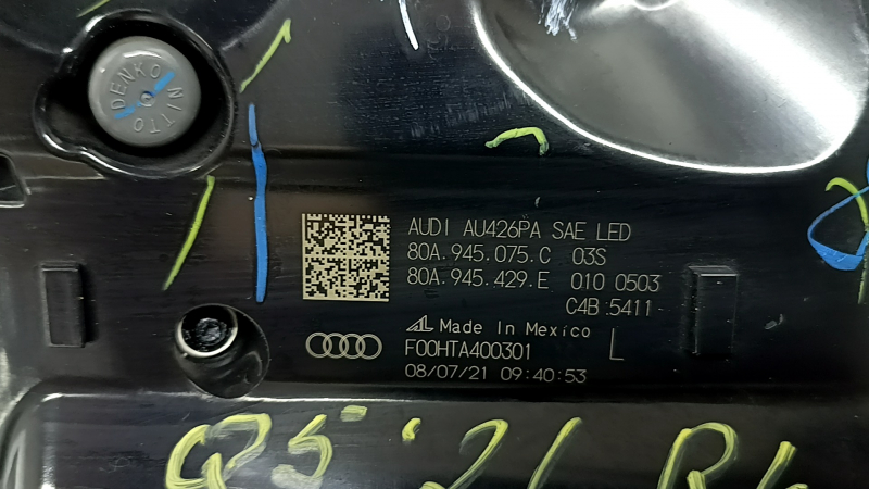 Far LED stânga Audi Q5 80A 21-24 fără animație, ciobit, crăpat, zgârieturi