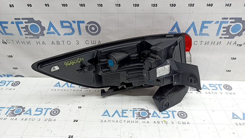 Фонарь внешний крыло правый Ford Escape MK4 23-26 LED, в клее