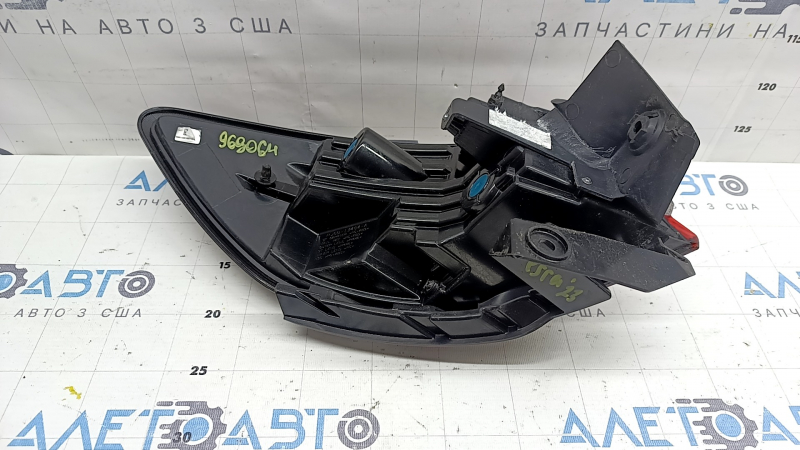 Фонарь внешний крыло правый Ford Escape MK4 23-26 LED, в клее