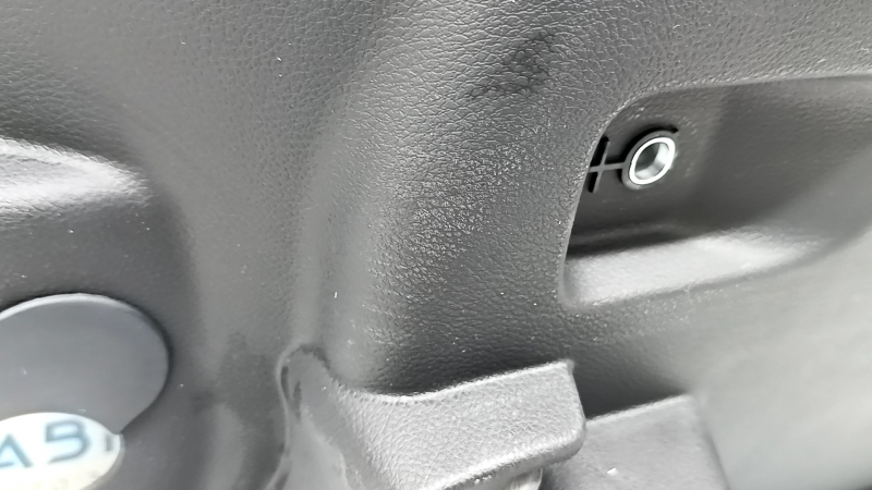 Обшивка арки нижняя правая Jeep Compass 17-26 черная, с карманом, потерта