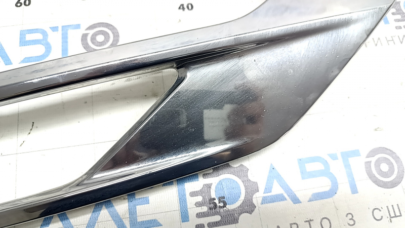 Bandă bară față, cromată, dreapta jos, Mitsubishi Outlander 22-26, cromată, sub proiectoarele de ceață, ciobituri