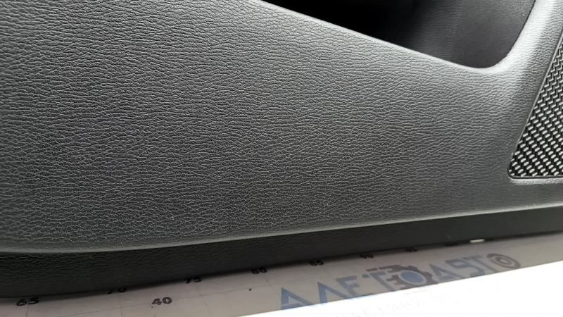 Обшивка двери карточка передняя левая Mitsubishi Outlander 22-23 черная с серой кожей, с подлокотником кожа серая, с подсветкой, царапины, под чистку