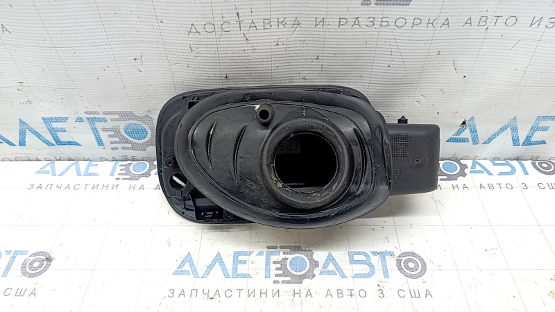 Корпус лючка бензобака Audi Q5 80A 18-25 сломано крепление