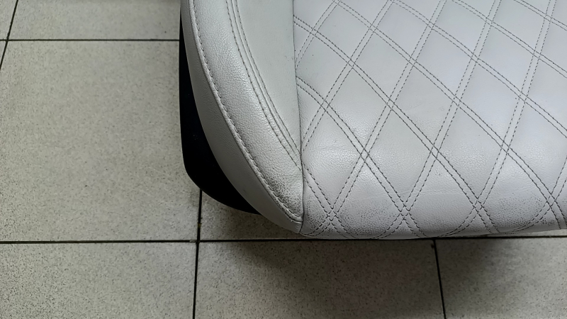 Scaun pasager Mitsubishi Outlander 22-26 cu airbag, electric, încălzit, piele gri, curățabil chimic