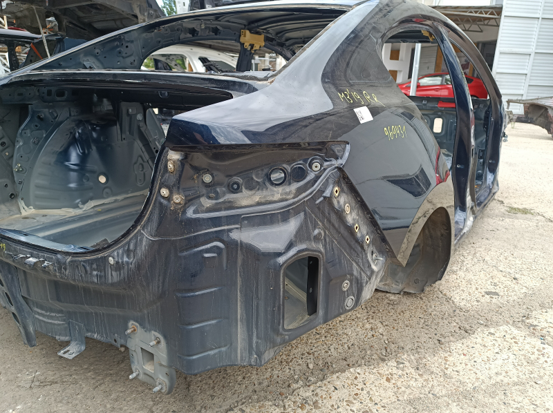 Mazda 3 19-26 4d aripă spate dreapta pe caroserie, albastră