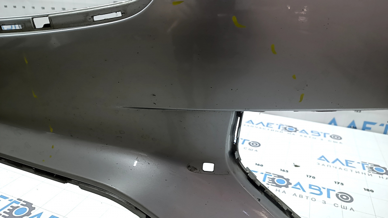 Бампер передний голый Volvo XC90 16-19 под омыватель фар без park assist, серебро, незаводские отверстия, царапины, сколы