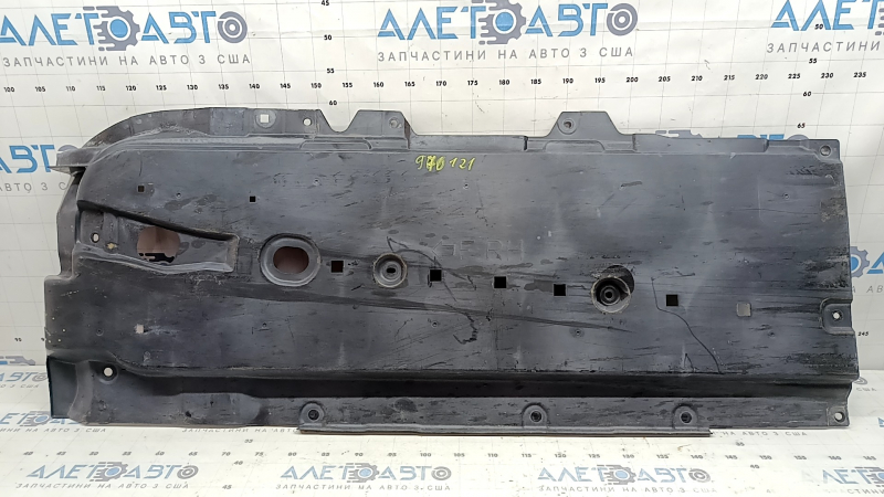 Защита днища передняя правая Mazda 3 19-26 трещина