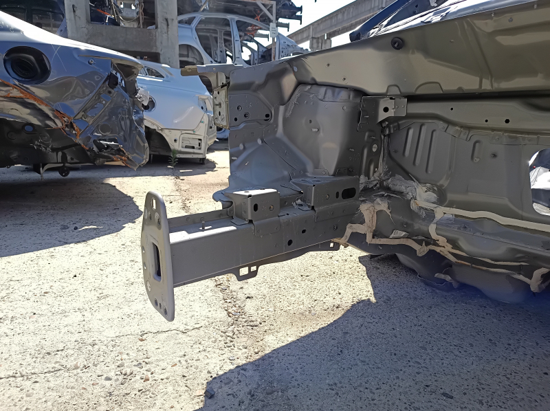 Четверть передняя правая Jeep Compass 23-26 2.0T на кузове, серебро