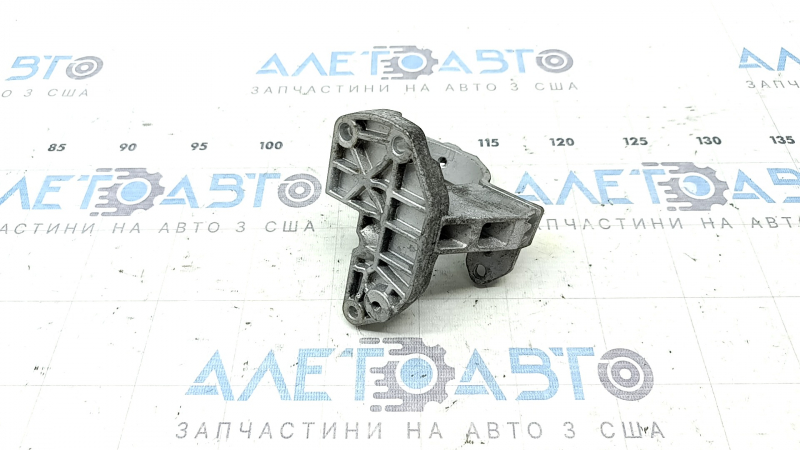 Кронштейн вспомогательного насоса охлаждения Volvo XC60 22-26 B5, B6 2 части