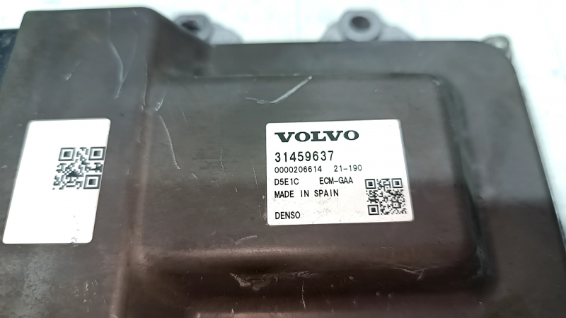 Блок ECU компьютер двигателя Volvo XC60 22-26 B6 надломаны фишки