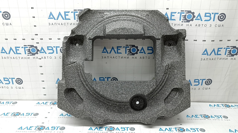 Spuma de sub roata de rezervă a Volvo XC60 18-26 este zdrobită