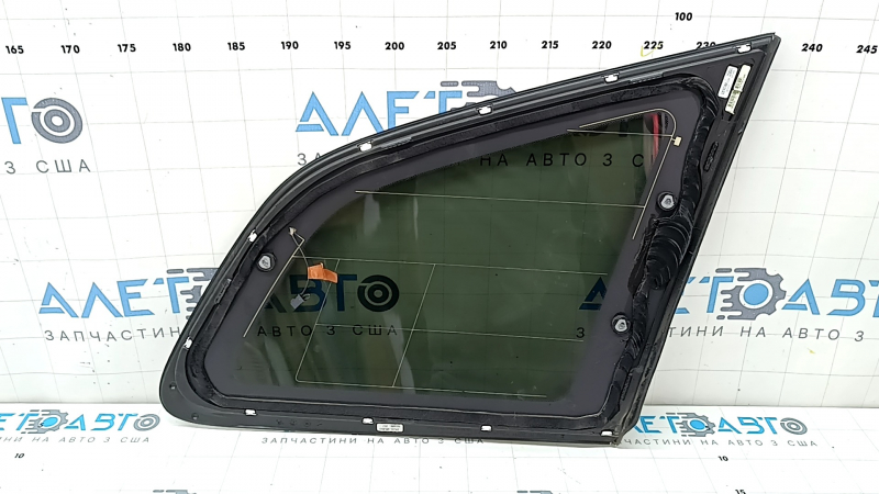 Geam spate stânga, geam orb, Volvo XC60 18-26, fără tuner TV, cu antenă, fumuriu, cu ornament cromat, Pilkington