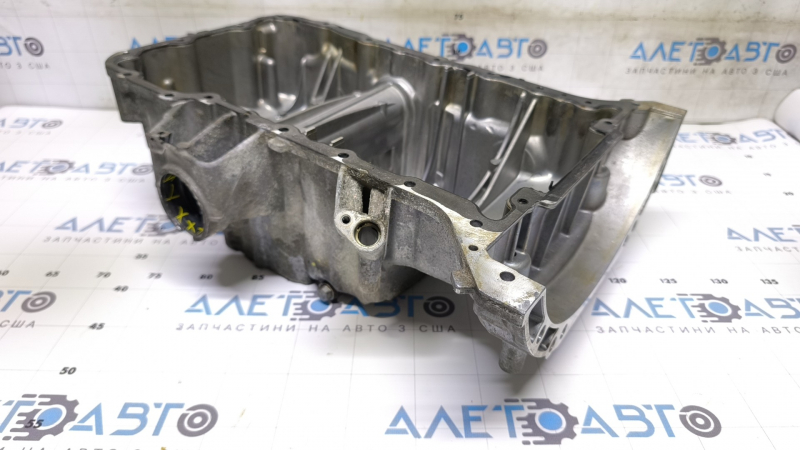 Mercedes W213 E 300 17-20 2.0T baie de ulei superioară, defect lagăr rulment