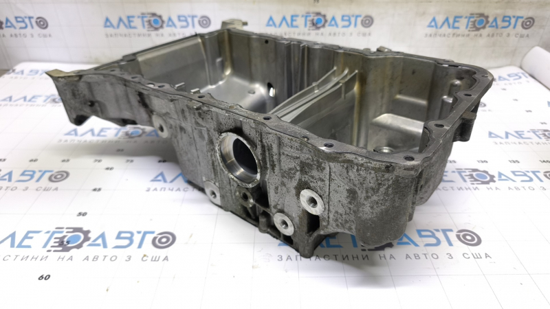 Mercedes W213 E 300 17-20 2.0T baie de ulei superioară, defect lagăr rulment