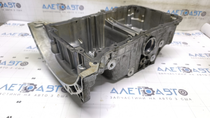 Mercedes W213 E 300 17-20 2.0T baie de ulei superioară, defect lagăr rulment