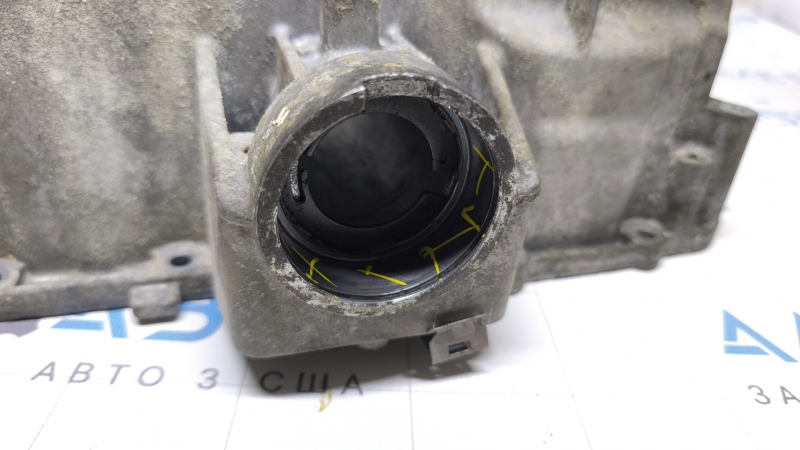 Mercedes W213 E 300 17-20 2.0T baie de ulei superioară, defect lagăr rulment