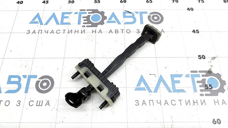 Ограничитель двери задней левой Hyundai Santa Fe 24-26