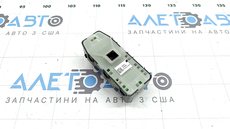 Управление стеклоподъемником передним правым Hyundai Santa Fe 24-26 серое