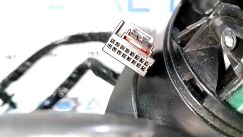 Ansamblu oglindă retrovizoare stânga Audi A4 B9 17-19 15 pini, asferică, semnalizator, antiorbire automată, memorie