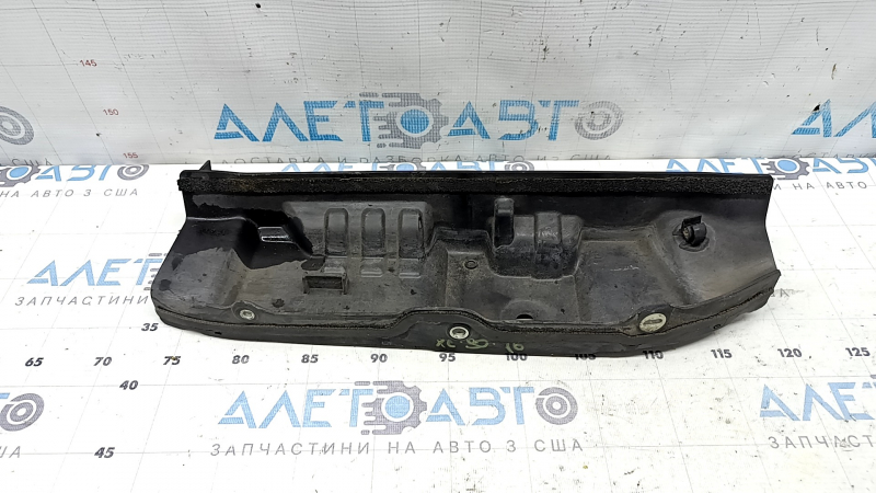 Поддон решетки дворников центральный Volvo XC90 16-22 пластик