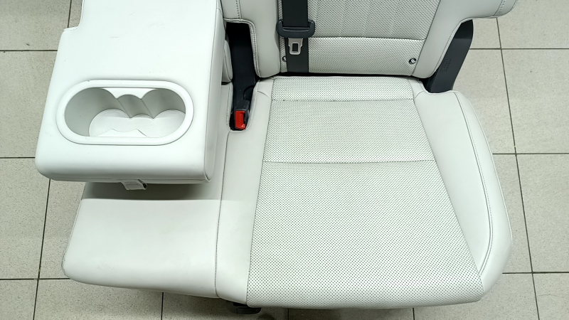 Bancheta stânga spate, rândul 2, Hyundai Santa Fe 2024-2026, cu airbag, piele gri, cu centură și cotieră, electrică, curățabil chimic