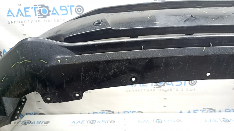 Бампер передний голый Ford Fusion mk5 17-18 под 4 парктроника и Park Assist, черный, сколы, незаводские отверстия, царапины, треснут