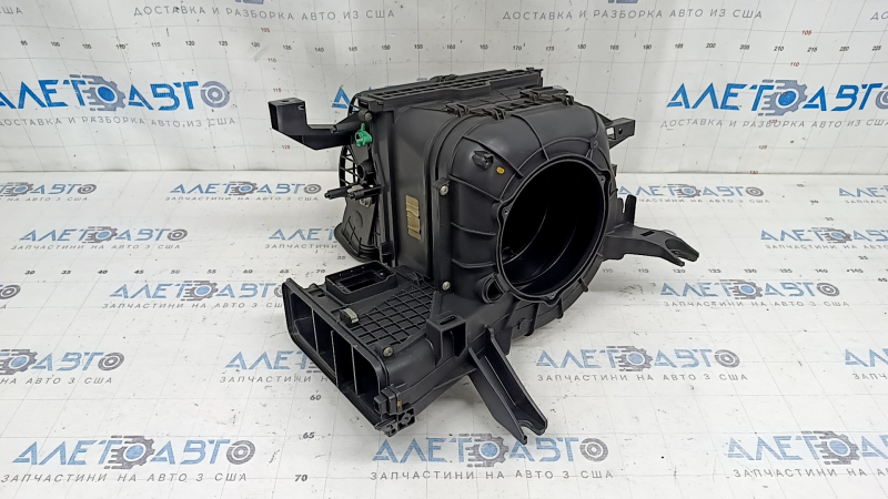 Carcasa încălzitorului goală a modelului Kia Sportage 23-26 2.5, fără ventilator și actuatoare.