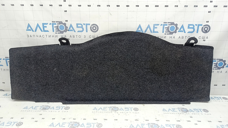 Podeaua portbagajului unui Ford Fusion mk5 13-20 plug-in s-a desprins.