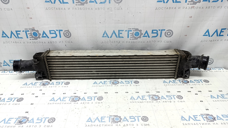 Intercoolerul Audi A5 F5 18-25 2.0T MHEV este îndoit