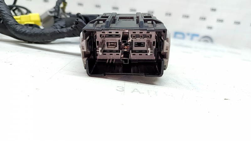 Cablajul scaunului șoferului la Ford Fusion mk5