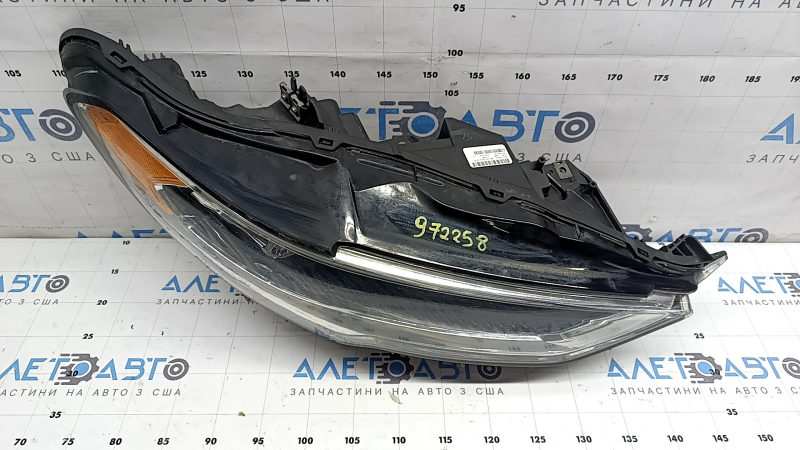 Ansamblu far dreapta față pentru Ford Fusion mk5 17-20 LED, cu DRL, polizabil, ciobit