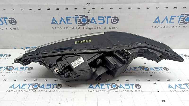 Ansamblu far dreapta față pentru Ford Fusion mk5 17-20 LED, cu DRL, polizabil, ciobit