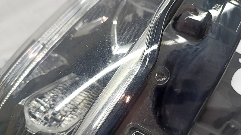 Ansamblu far dreapta față pentru Ford Fusion mk5 17-20 LED, cu DRL, polizabil, ciobit
