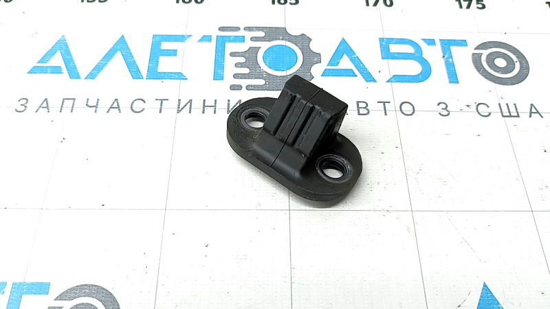 Отбойник двери багажника левый Subaru Forester 25-26 на кузове